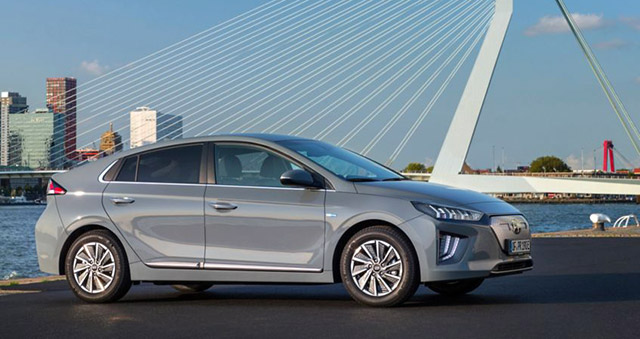 Elektroauto Hyundai IONIQ Elektro ist Superior mit Advantage-Paket
